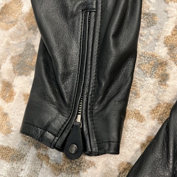 Nearly New Authentic Leather Harley Coat😍 - Picture 5 of 16